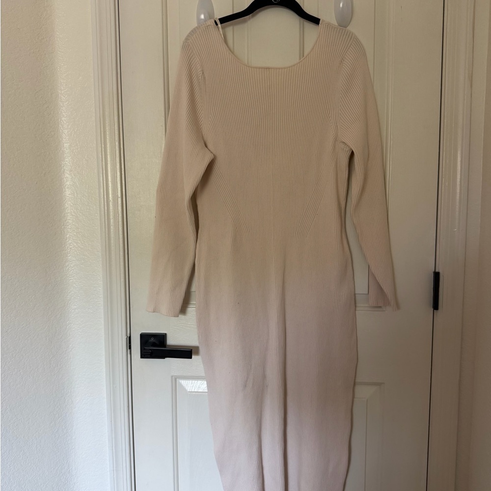 BANANA REPUBLIC CREAM LONG SLEEVED SWEATER DRESS - SIZE XL